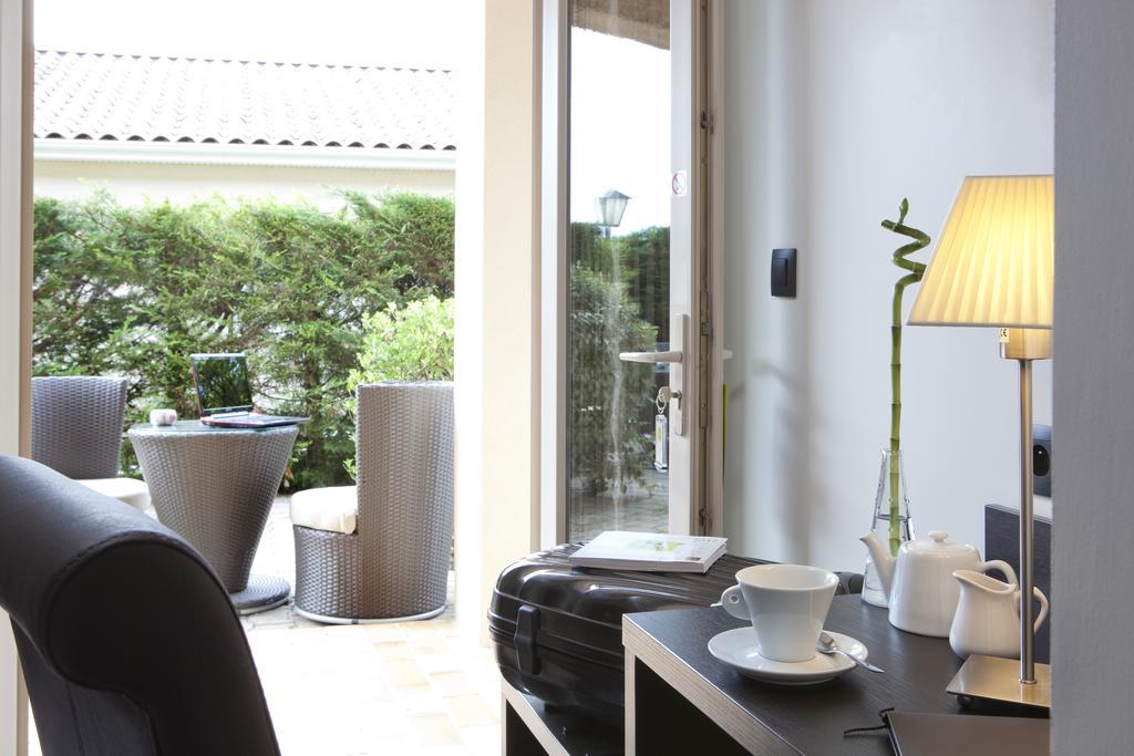 Contact Hotels Les Pierres Dorees Amberieux d'Azergues Номер фото